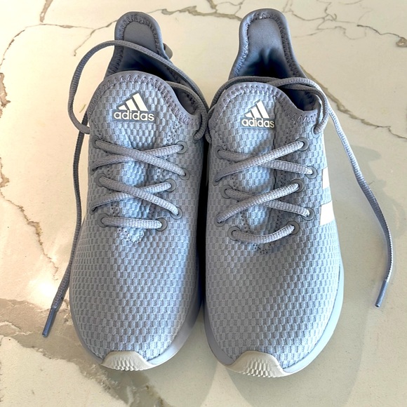 Adidas Cloudfoam shoes - Picture 2 of 5